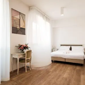 Resart Iacomus Otel